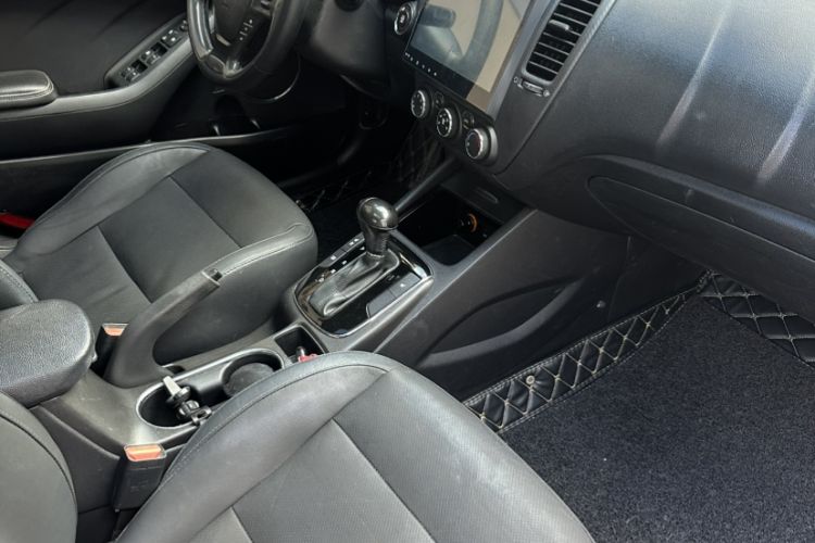 Used Kia K3 2016 1.6L Automatic GLS Interior 4