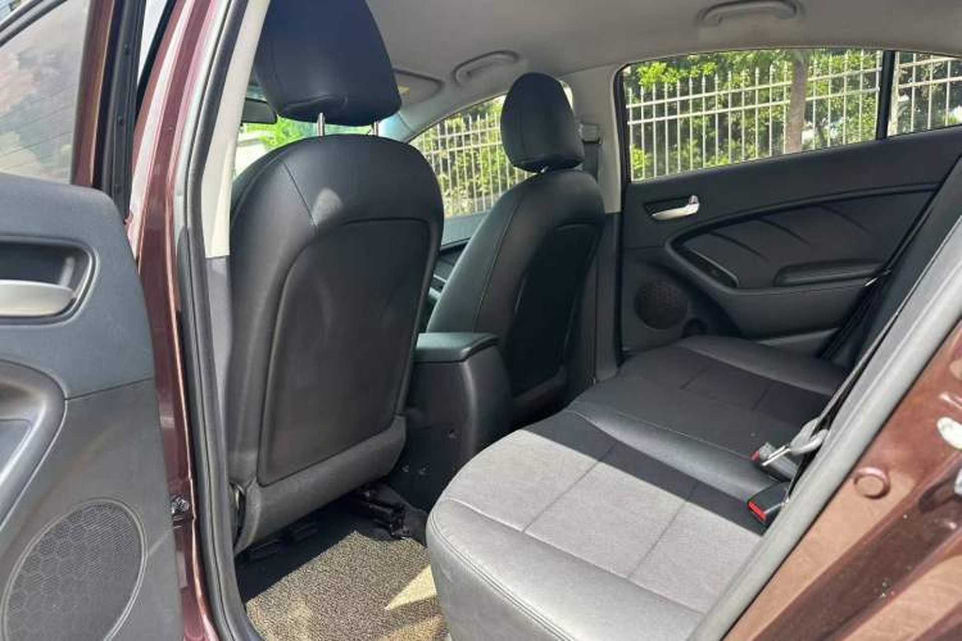 Used Kia K3 2016 1.6L Manual GL Interior 4