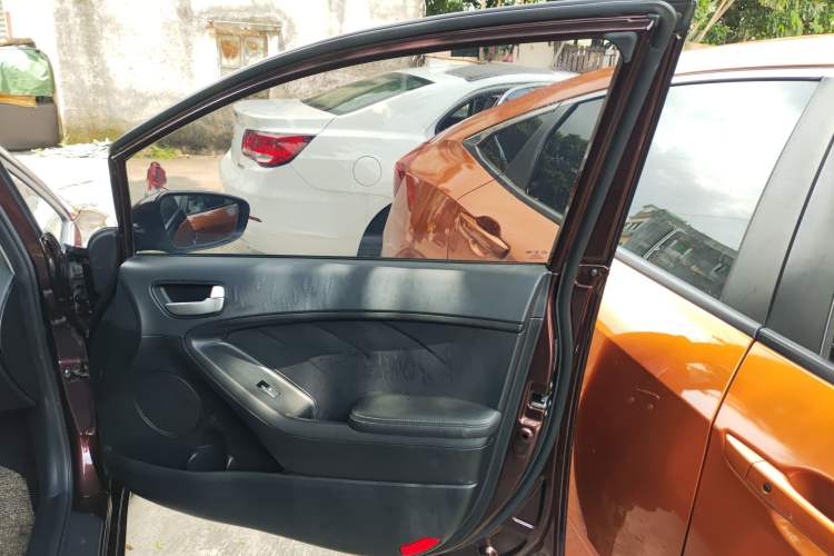Used Kia K3 2016 1.6L Manual GL Interior 5
