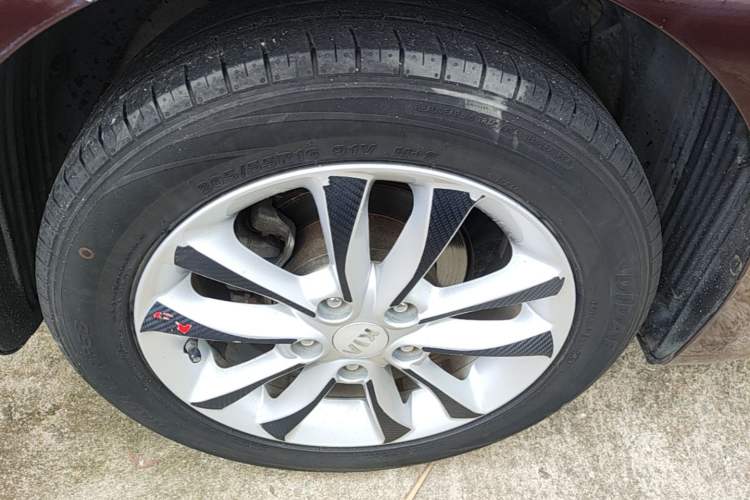 Used Kia K3 2016 1.6L Automatic DLX Right Rear Wheel Hub
