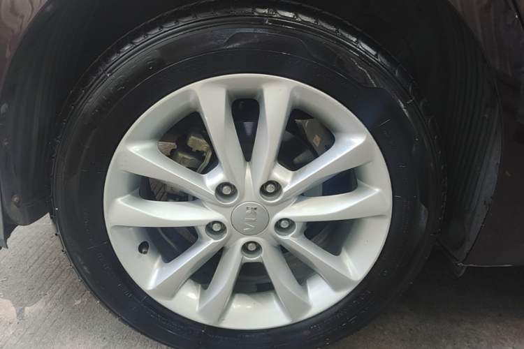 Used Kia K3 2016 1.6L Automatic GLS Right Rear Wheel Hub