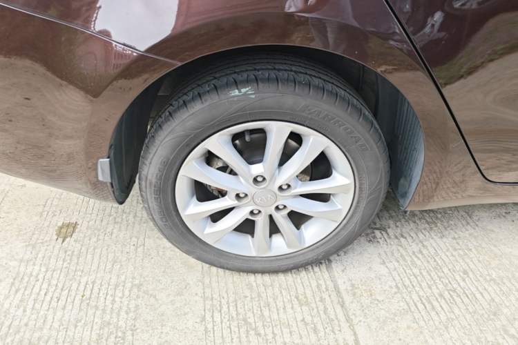Used Kia K3 2016 1.6L Automatic GLS Right Rear Wheel Hub