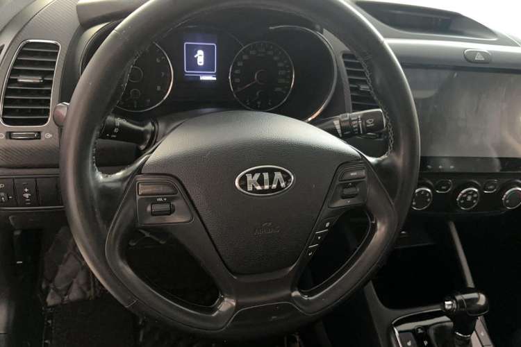 Used Kia K3 2016 1.6L Automatic GLS Steering Wheel