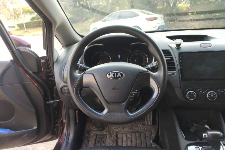 Used Kia K3 2016 1.6L Automatic GL Steering Wheel