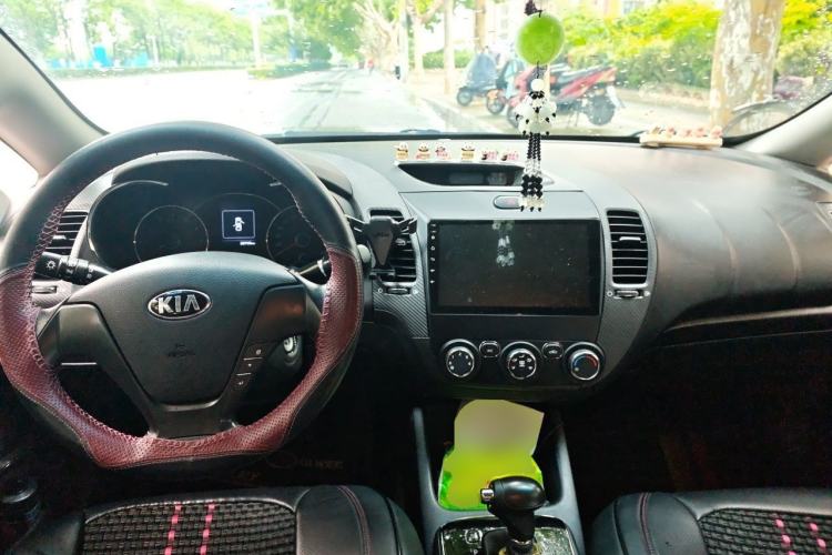 Used Kia K3 2016 1.6L Automatic GL Center Console