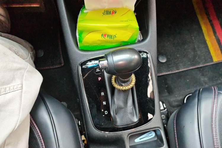 Used Kia K3 2016 1.6L Automatic GL Gear Lever