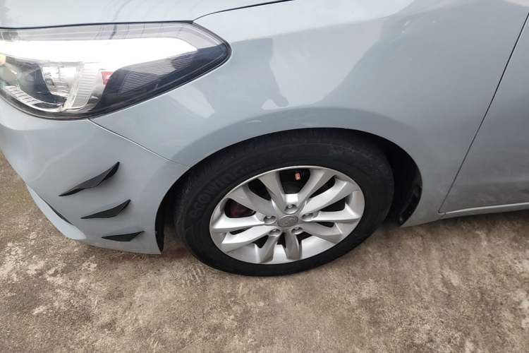Used Kia K3 2016 1.6L Automatic with Sunroof Left Front Wheel Hub