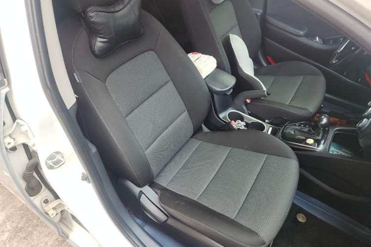 Used Kia K3 2016 1.6L Automatic with Sunroof Right Front Seat