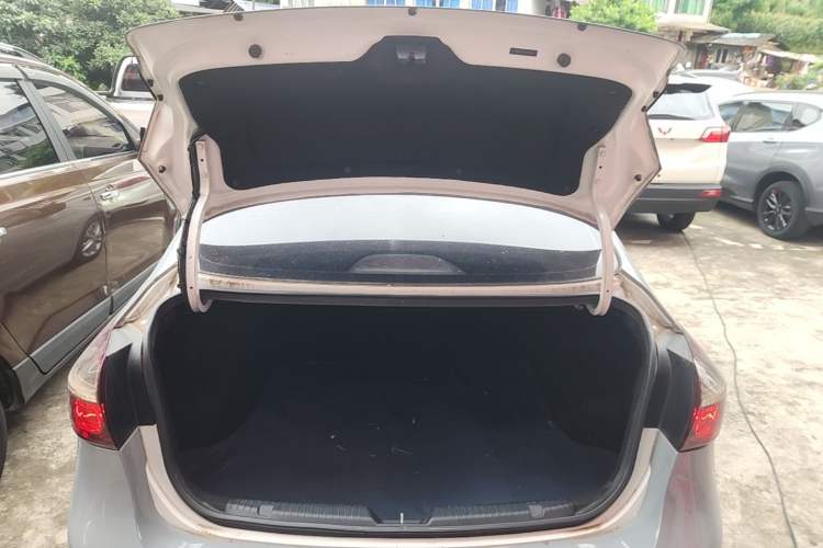 Used Kia K3 2016 1.6L Automatic with Sunroof Trunk