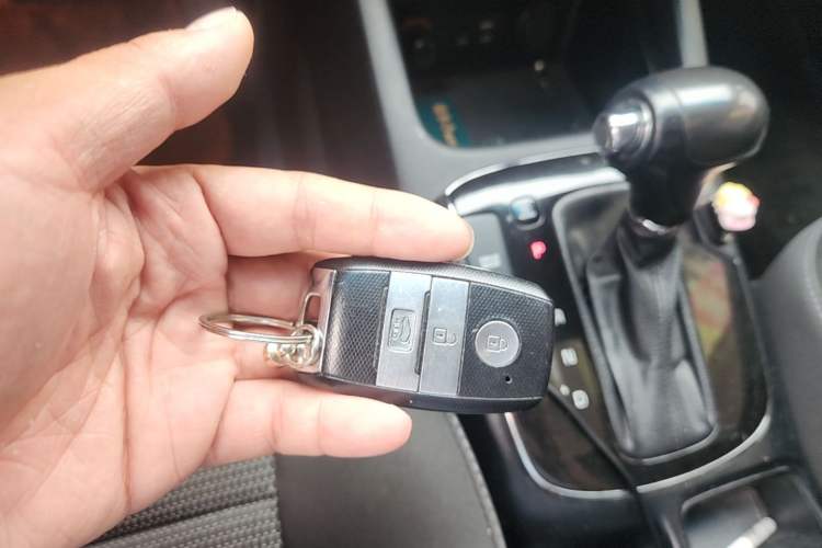 Used Kia K3 2016 1.6L Automatic with Sunroof Vehicle Key