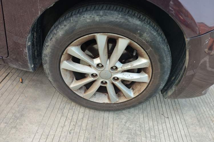 Used Kia K3 2016 1.6L Automatic GLS Right Front Wheel Hub