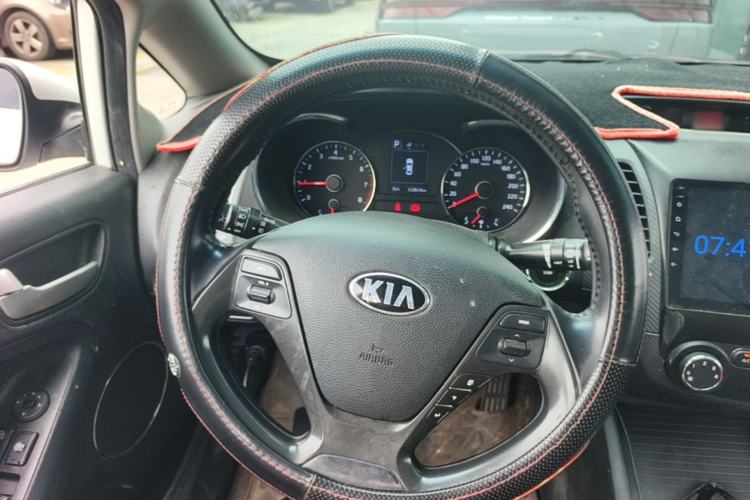 Used Kia K3 2016 1.6L Automatic GLS Steering Wheel