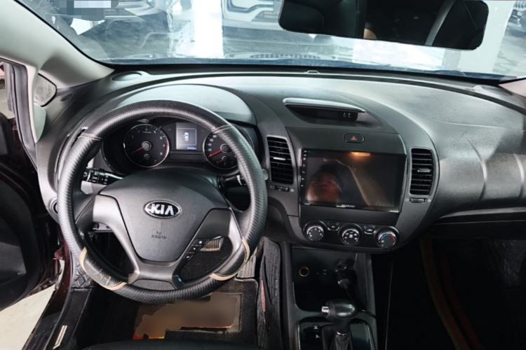 Used Kia K3 2016 1.6L Automatic GL Center Console