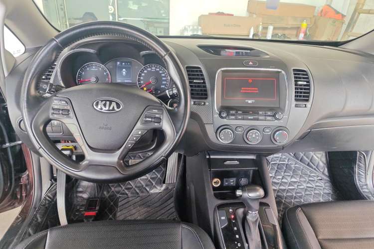 Used Kia K3 2016 1.6L Automatic DLX Center Console