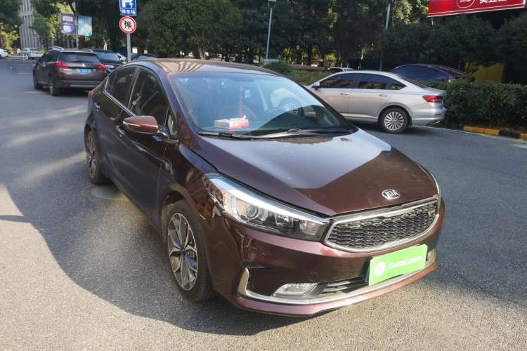 Used Kia K3 2016 1.4T Automatic GLS Front Right 45 Deg