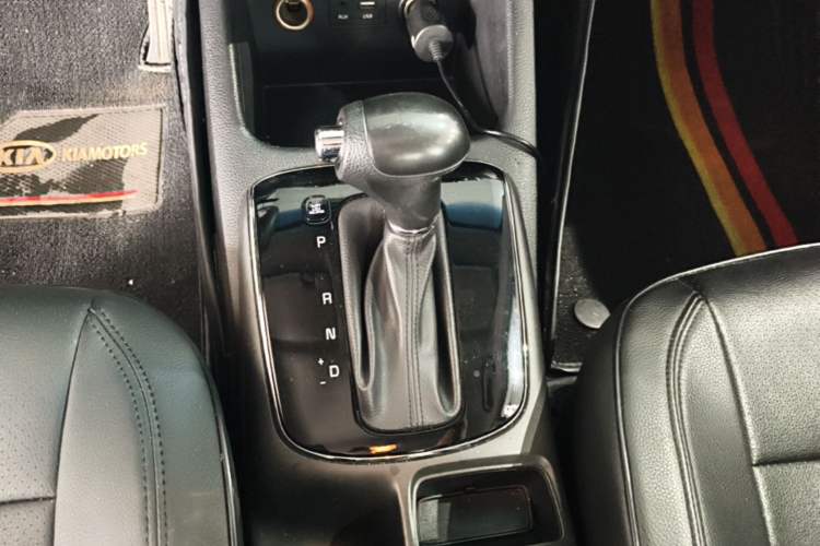 Used Kia K3 2016 1.6L Automatic GL Gear Lever