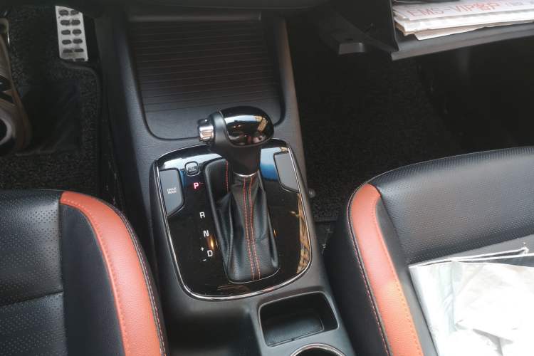 Used Kia K3 2016 1.4T Automatic GLS Gear Lever