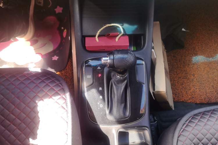 Used Kia K3 2016 1.6L Automatic DLX Gear Lever