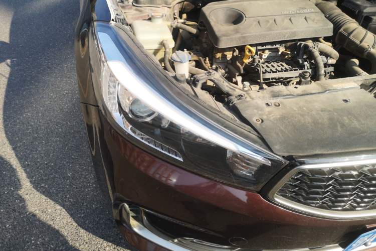 Used Kia K3 2016 1.4T Automatic GLS Right Front Headlight
