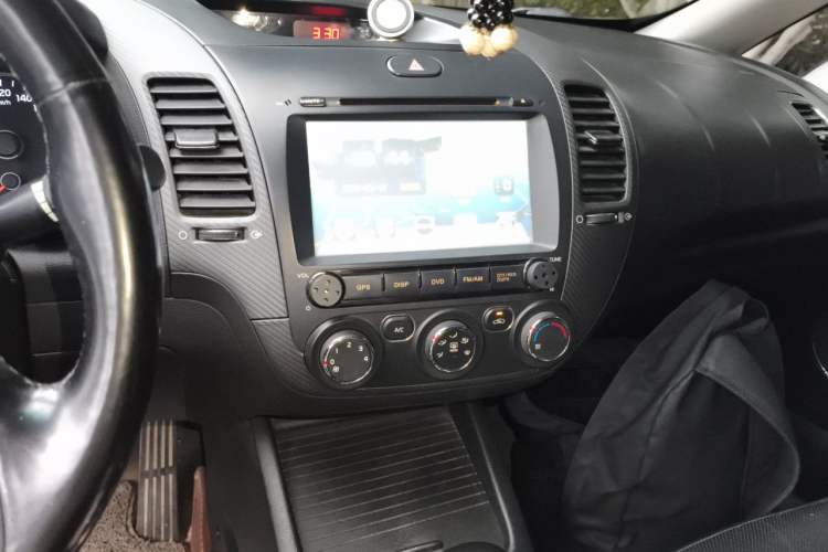 Used Kia K3 2016 1.6L Automatic GLS Audio And AC Panel