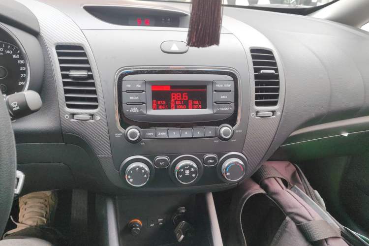Used Kia K3 2016 1.6L Manual GL Audio And AC Panel