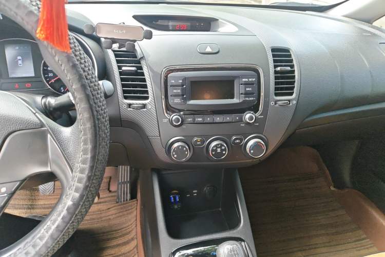 Used Kia K3 2016 1.6L Manual GL Audio And AC Panel