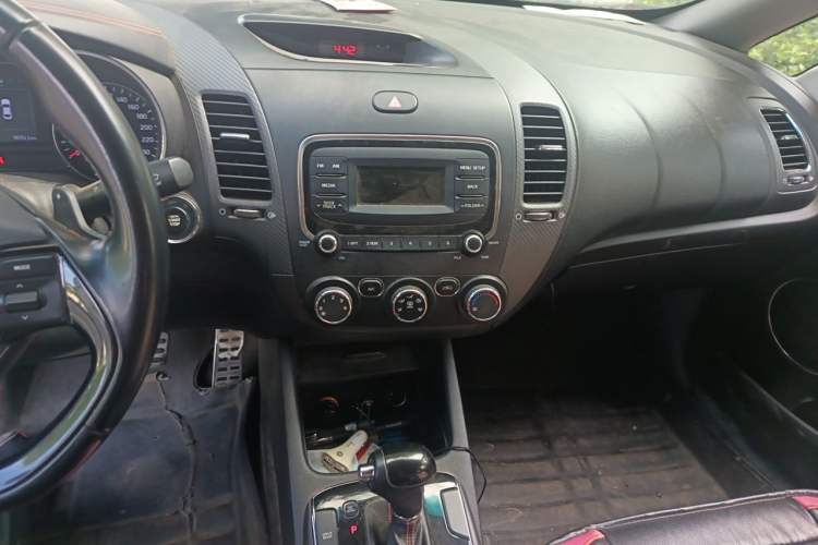 Used Kia K3 2016 1.4T Automatic GLS Audio And AC Panel