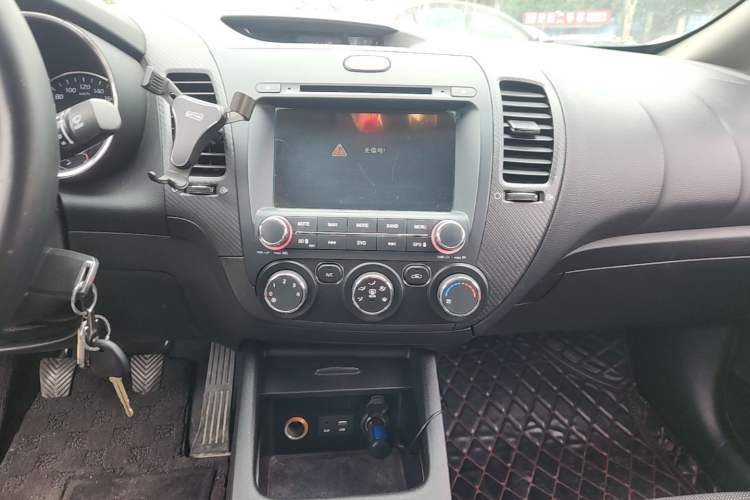 Used Kia K3 2016 1.6L Manual GLS Audio And AC Panel