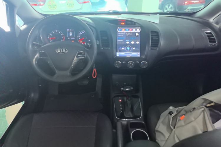 Used Kia K3 2016 1.6L Automatic GL Center Console