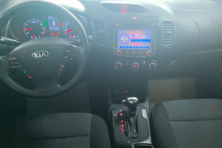 Used Kia K3 2016 1.6L Automatic GLS Center Console