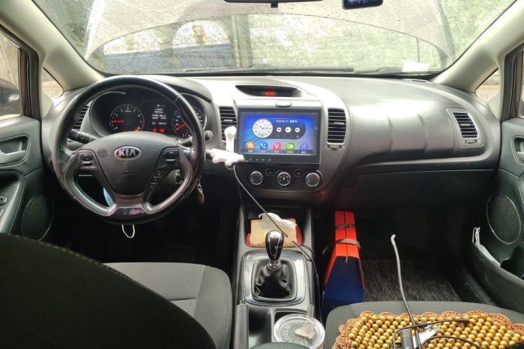 Used Kia K3 2016 1.6L Manual GLS Center Console