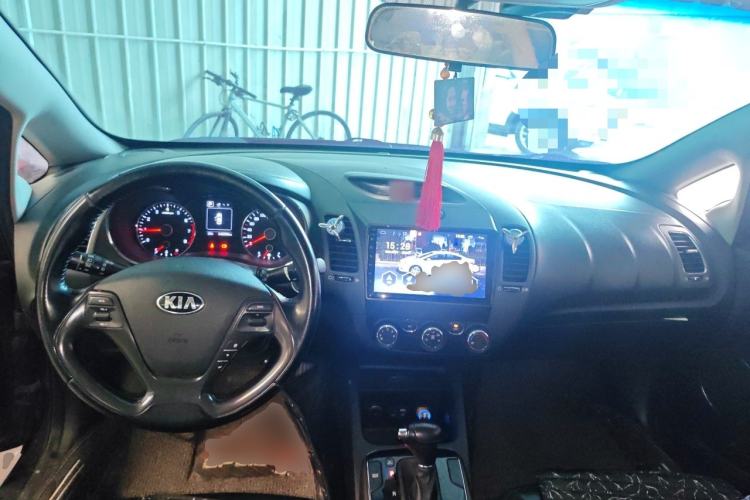Used Kia K3 2016 1.6L Automatic GLS Center Console