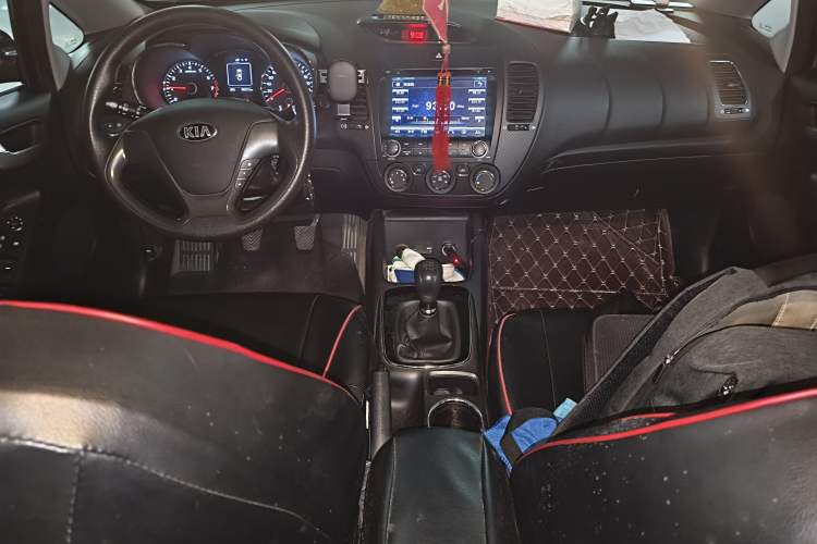 Used Kia K3 2016 1.6L Manual GL Center Console