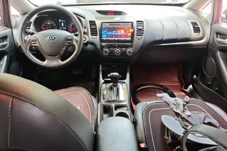 Used Kia K3 2016 1.6L Automatic DLX Center Console