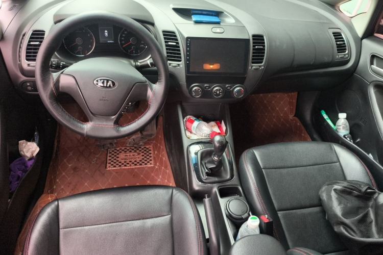 Used Kia K3 2016 1.6L Manual GL Center Console
