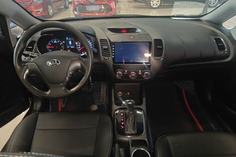 Used Kia K3 2016 1.6L Automatic GL Center Console