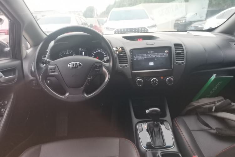 Used Kia K3 2016 1.6L Automatic GLS Center Console