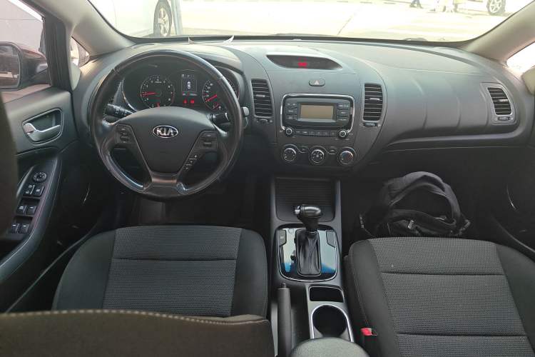Used Kia K3 2016 1.6L Automatic GLS Center Console