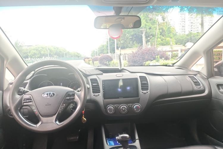 Used Kia K3 2016 1.6L Automatic GL Center Console