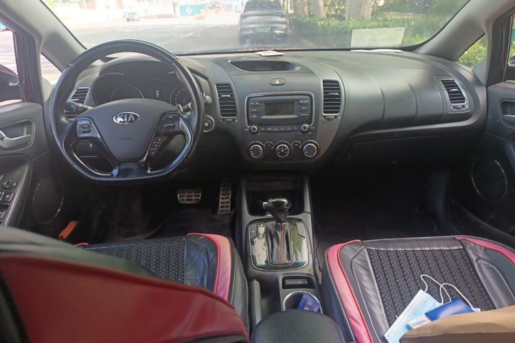 Used Kia K3 2016 1.4T Automatic GLS Center Console