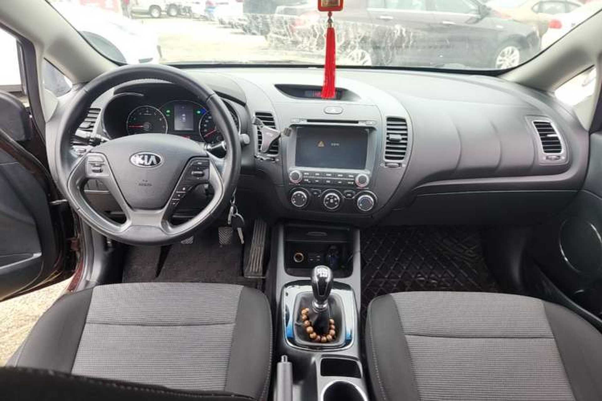 Used Kia K3 2016 1.6L Manual GLS Center Console