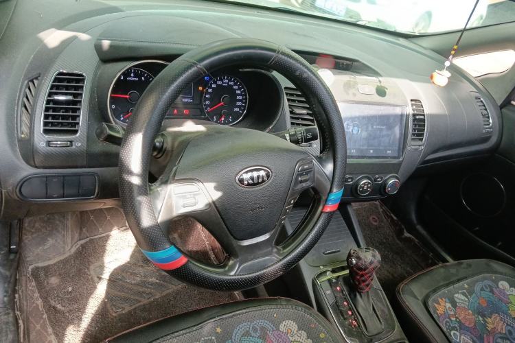 Used Kia K3 2016 1.6L Automatic GLS Center Console
