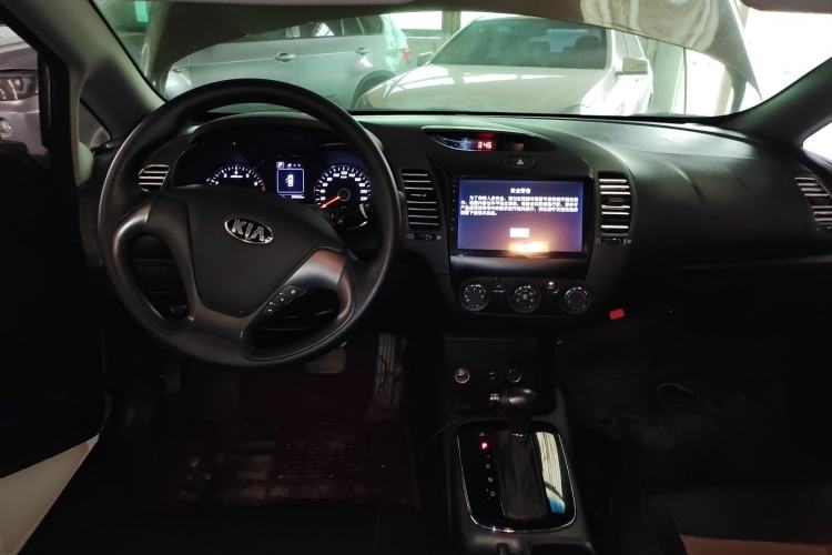 Used Kia K3 2016 1.6L Automatic GL Center Console