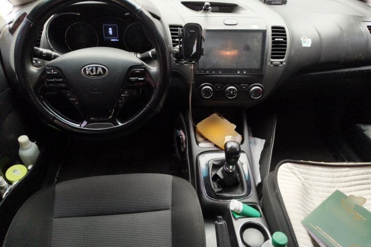 Used Kia K3 2016 1.6L Manual GL Center Console