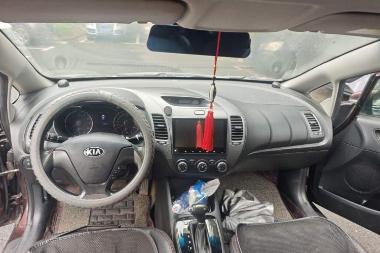 Used Kia K3 2016 1.6L Automatic GL Center Console