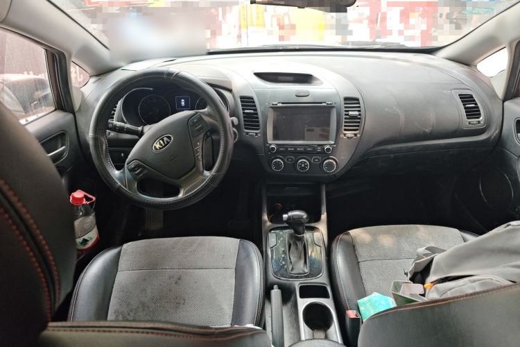 Used Kia K3 2016 1.6L Automatic GLS Center Console