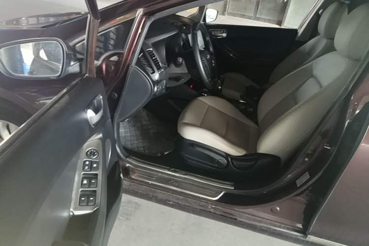 Used Kia K3 2016 1.6L Manual GLS Driver Seat