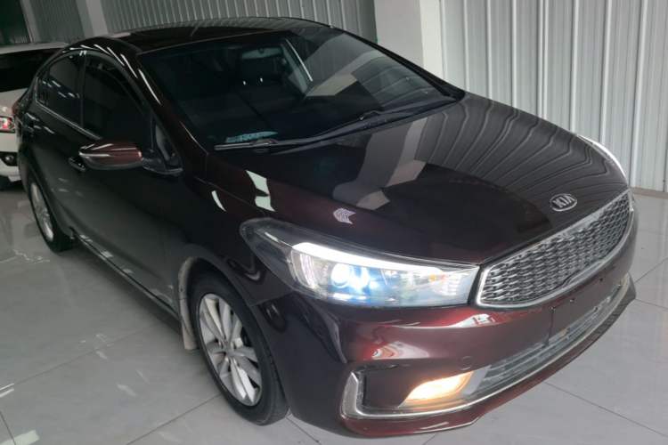Used Kia K3 2016 1.6L Automatic GLS Front Right 45 Deg