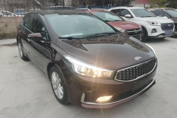 Used Kia K3 2016 1.6L Automatic GLS Front Right 45 Deg