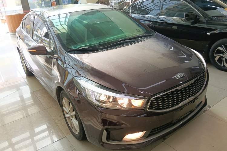 Used Kia K3 2016 1.6L Automatic GLS Front Right 45 Deg